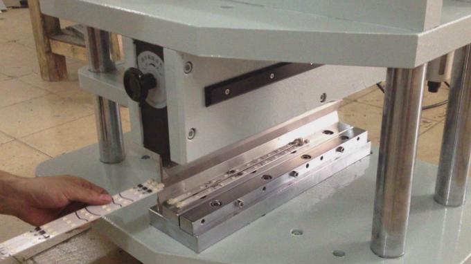 v a coupé le séparateur de carte PCB pour la carte PCB rigide et épaisse en métal ** faite dans China*CWVC-450